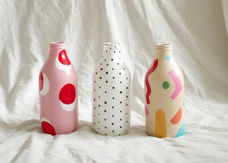 Décorer ses bouteilles en verre grâce à de la peinture